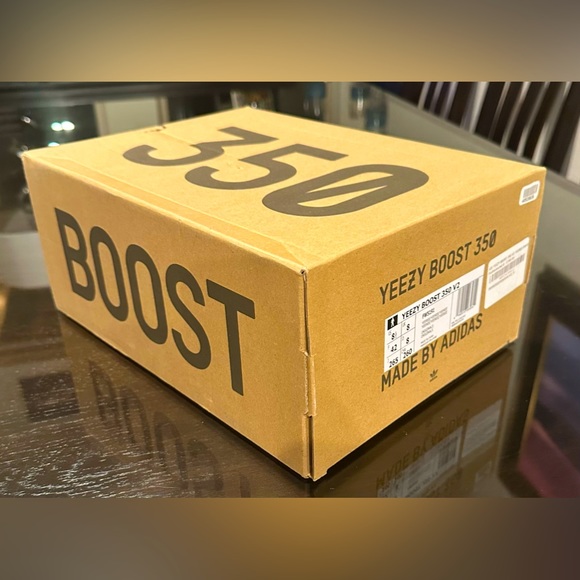 YEEZY BOOST 350 V2 - Picture 14 of 16